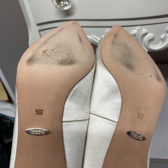 Badgley Mischka White heels - Picture 6 of 6